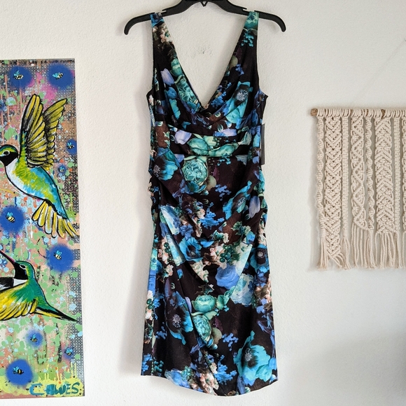 Ivy Blu Dark Floral V Neck Dress Sz 8 - Picture 3 of 9